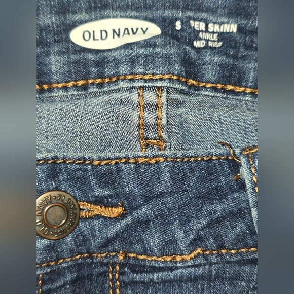 Old Navy Women’s Mid Rise Super Skinny Denim Jeans – Size Small - Picture 3 of 6